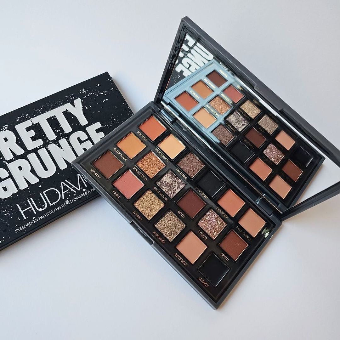 Hudamoji - 18 Color Pretty Grunge Eyeshadow Palette