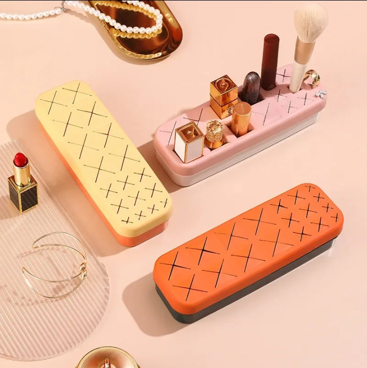 18 Grid Silicone & Plastic Desktop Organizer Lipstick Brush & Eyebrow Pencil Holder