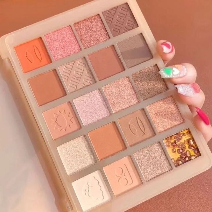 20 Color Coco Urban Chest Nut Eyeshadow Palette