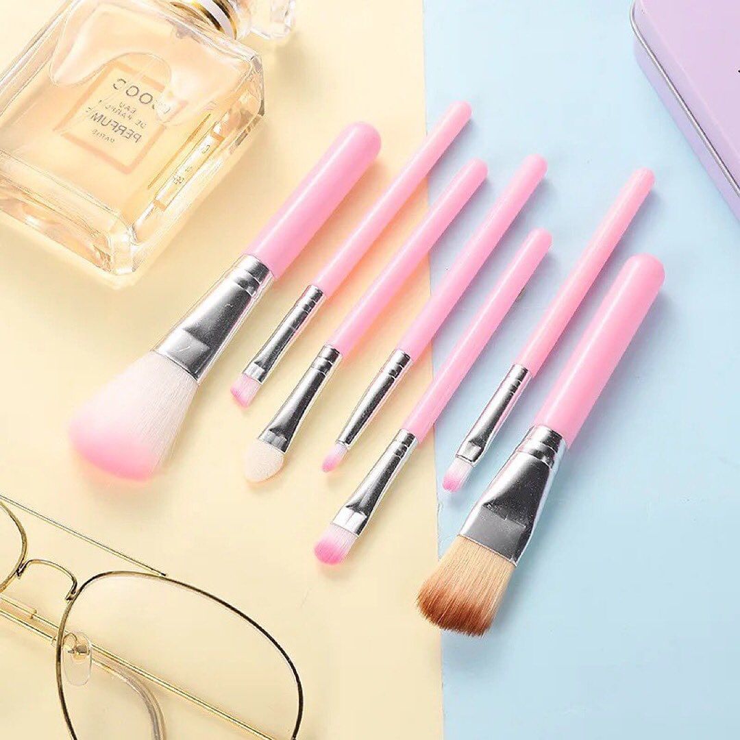 7pcs Hello Kitty Mini Makeup Brushes Set